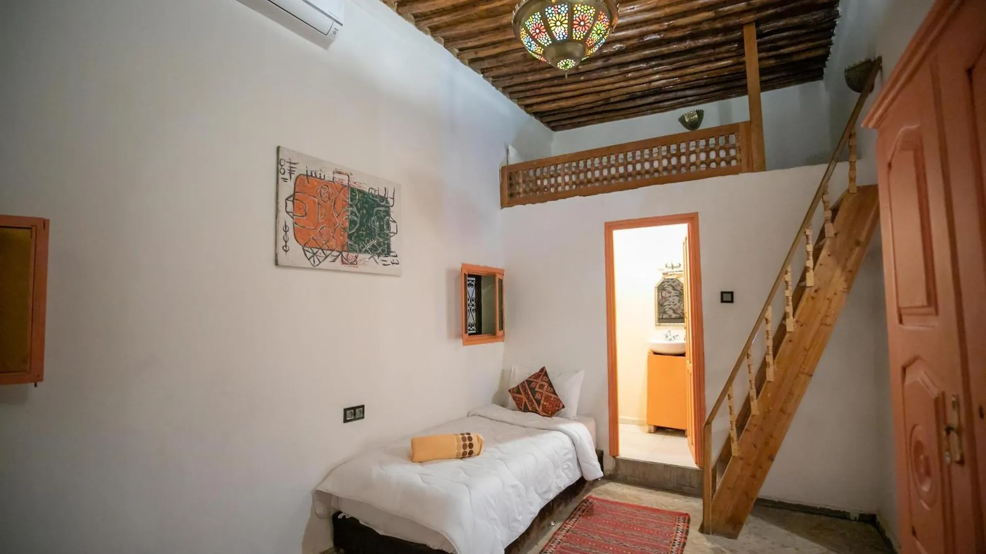 Riad Scorpion N Фес Марокко